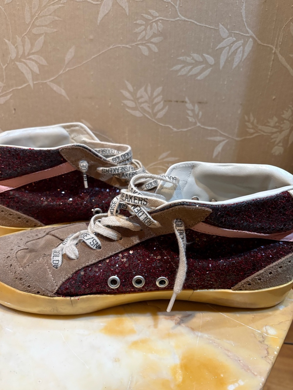 Golden Goose Midstar beige suede sneakers with burgundy sequins & star - Picture 5 of 13